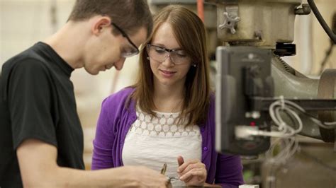 Caltech and the Claremont Colleges to Sponsor STEM Career Fairs - www.caltech.edu