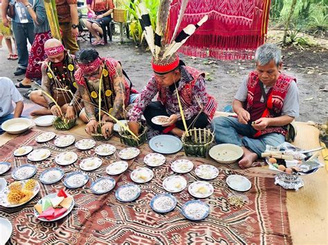 Uniknya Upacara Miring, Adat Kaum Iban Bagi Hormati Roh Nenek Moyang Sempena Hari Gawai - LIBUR