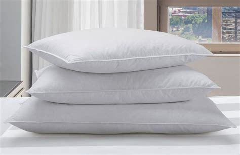 What Kinds of Pillows Do Hotels Use? | Sheet Market