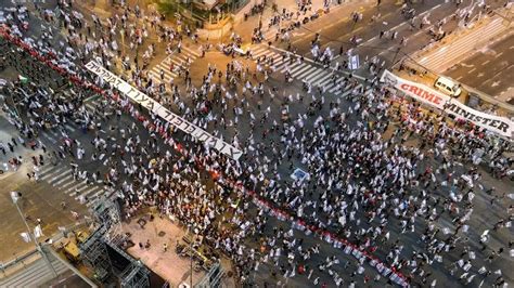 Hundreds of thousands of demonstrators protest Netanyahus judicial ...