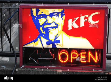 Kfc neon sign night hi-res stock photography and images - Alamy