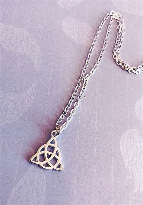 Celtic Knot Necklace Celtic Triqetra Traditional Scottish - Etsy