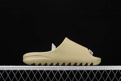 ADIDAS Yeezy Slide Resin – RABBITKICKS