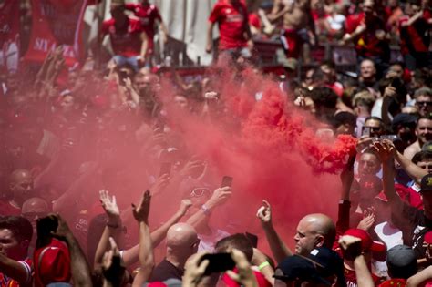 Thousands of English fans arrive Madrid for Champions League final ...