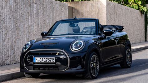 The Mini Cooper SE Cabriolet Is Europe's Cool New Electric Drop-Top ...