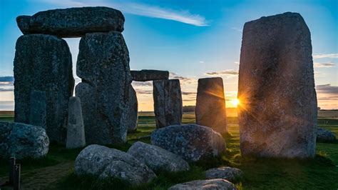 Stonehenge and Bath Day Trips from London - Hellotickets