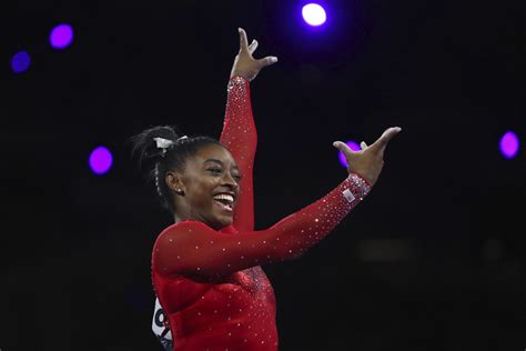 Simone Biles wins vault to tie worlds medal record - Business Insider