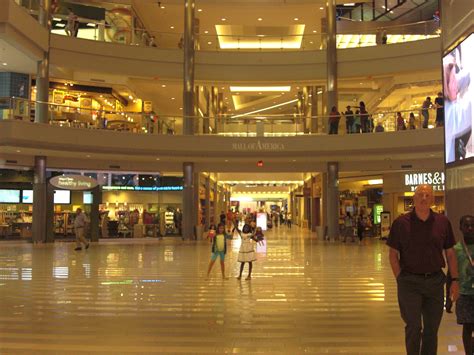 MALL OF AMERICA Largest Shopping Mall in the USA Located next to the MSP Airport in Bloomington ...