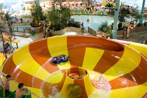 Keylime Cove Indoor Waterpark Resort in Gurnee, IL- All She Cooks