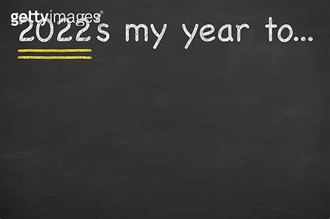 Human hand drawing 2022's my year to on blackboard background 이미지 ...