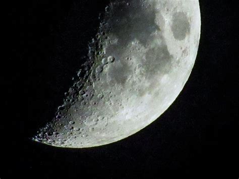 1st Quarter Moon : r/astrophotography