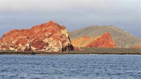 Galapagos: Volcanic Landscape of Santiago Island - Kipling & Clark