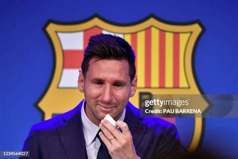 Lionel Messi Crying Photos and Premium High Res Pictures - Getty Images