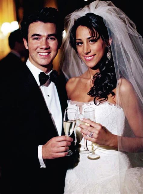 Kevin Jonas and Danielle Deleasa married in 2009 … | Hollywood wedding, Celebrity weddings ...