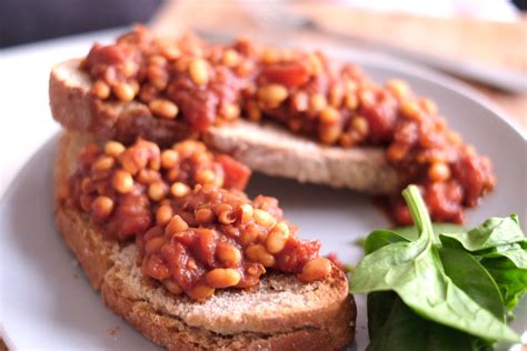 Healthy Vegan Beans on Toast | Everything's Peachy