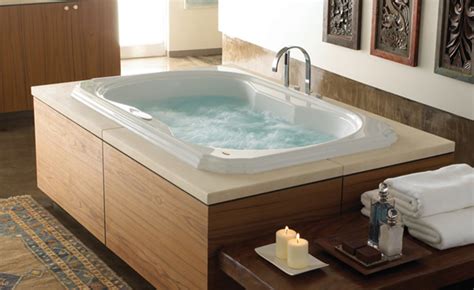 The Pros & Cons of Jacuzzi-Style Bathtubs | HubPages