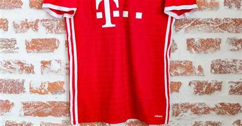 Xabi Alonso Donated a Bayern Munich Jersey for Christmas