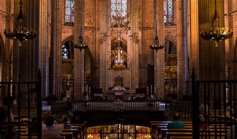 Barcelona Cathedral Architecture: Explore Architectural Heritage