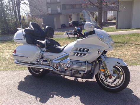 Honda Gold Wing GL1800 Motorcycle: Review