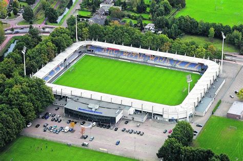 Zorgen over RKC Waalwijk | Voetbalstadions, Foto's