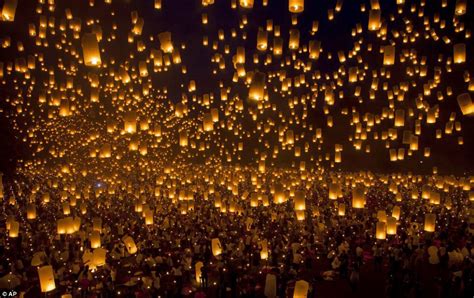 Spectacular images: Thousands of students release lanterns into the ...