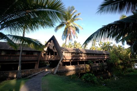 Coco Palms Resort to be demolished for a new 350-room hotel | Hawai'i Public Radio