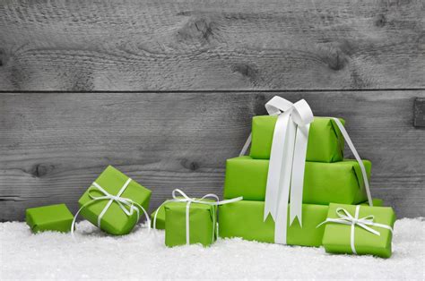 Shoppers Searching For Green Gifts This Season