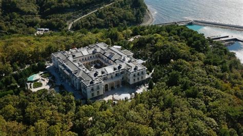 President Putin Black Sea Palace - PERKASA BLOG