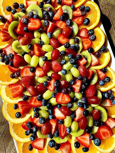 How to Style an Elegant Fruit Tray Party Food Platters, Food Trays, Party Food Appetizers, Party ...