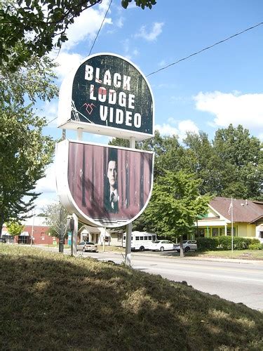 Reasons to Love Memphis #4 – Black Lodge Video « I Love Memphis