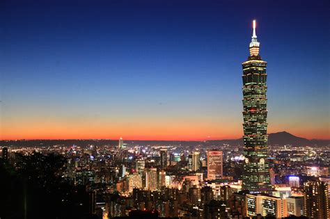 Taipei 101 night view by Tommy Hsieh / 500px