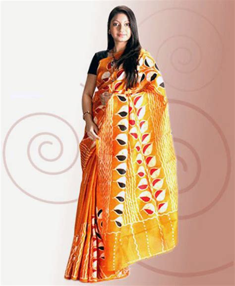 Mamata Banerjee turns saree designer to revive ailing 'Tantuja ...