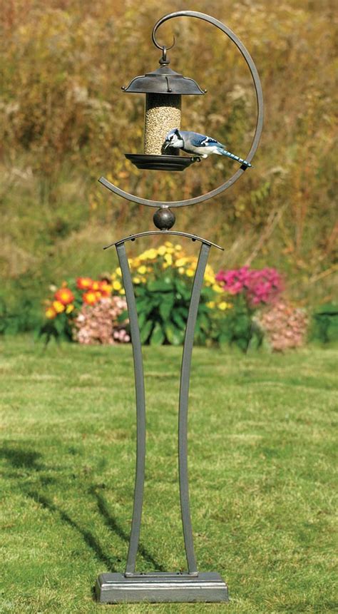 Some Facts About a Bird Feeder Stand | Birdcage Design Ideas