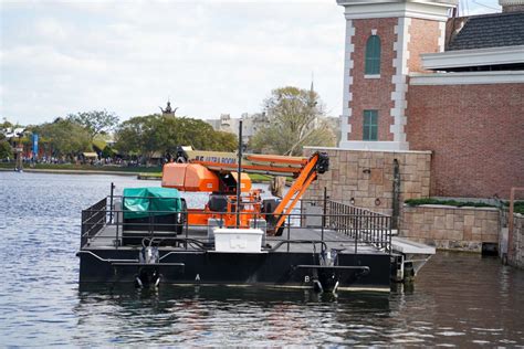 PHOTOS: "Harmonious" Construction Barge Arrives on World Showcase ...