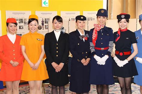 Cabin Crew Photos: Japan Airlines Stewardess Uniforms