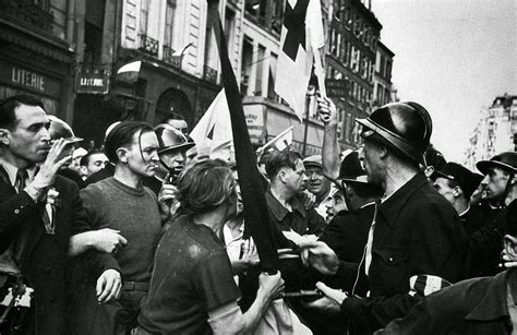 20 Incredible Photographs of France Taken by Robert Capa During World War II ~ vintage everyday