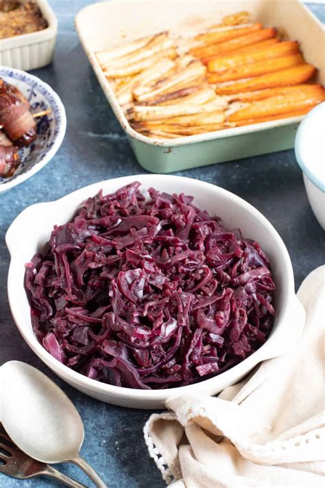 Easy Slow Cooker Red Cabbage Recipe - Effortless Foodie