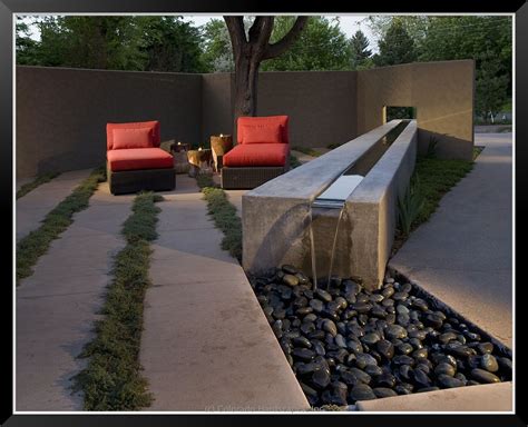 Elegant simple water feature installed by Colorado Hardscapes. Photo by 360 Design | Water ...