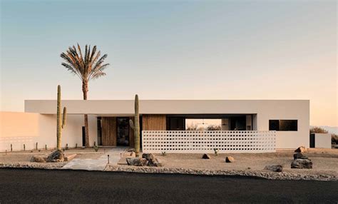 A Contemporary Desert Home With Mid-Century Modern Design Elements - Architecture Collection