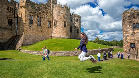 Alnwick castle harry potter filming locations - sciencepase