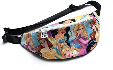 Best Disney Fanny Packs: 7 Fanny Packs for your Disney parks vacation