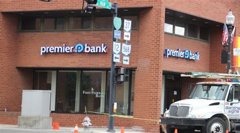 Premier Bank Signs Go Up At Findlay Location - WFIN Local News