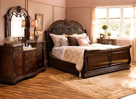 Wilshire 4-pc. King Bedroom Set - Brown / Cherry | Raymour & Flanigan