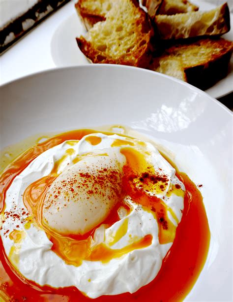 Cilbir (Turkish Eggs in Yogurt) | Turkish eggs, Veggie recipes, Spiced butter