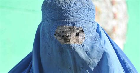 Muslims Around The World Do Not Support Full-Face Burqa, Study Finds | HuffPost UK News