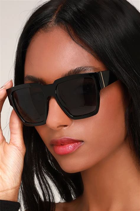 Paparazzi Black Oversized Sunglasses | Oversized sunglasses, Dark ...