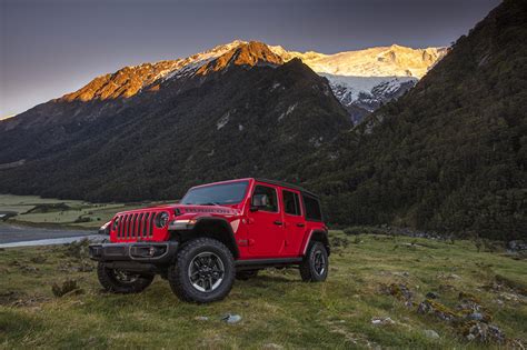 Photos Jeep 2018 Wrangler Unlimited Rubicon Red Metallic automobile