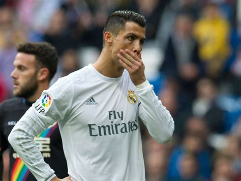 Cristiano Ronaldo waved his finger at angry Real Madrid fans - then ...