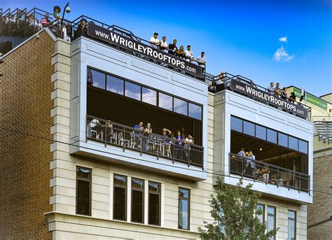 Wrigley Rooftops’ Innovative Solution for Watching Live Games | NanaWall