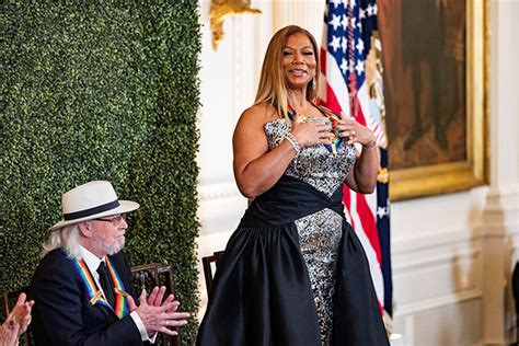 Queen Latifah at Kennedy Center Honors: Photos of Her Gorgeous Gown ...